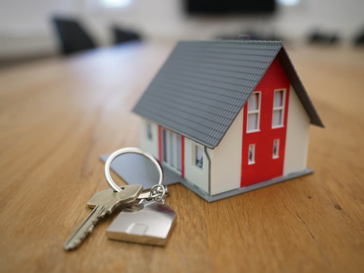 House keys being handed to new homeowner at closing